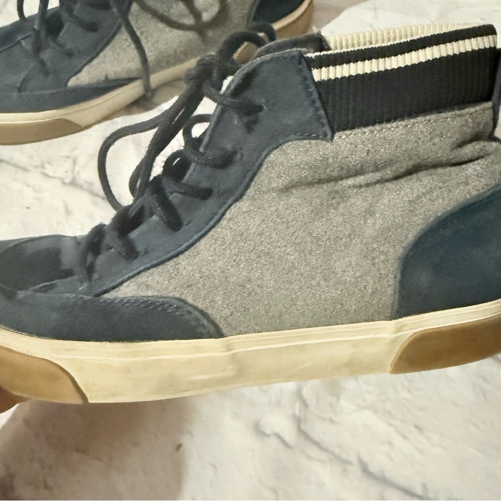 Old Navy bale and Gray Sneakers - Picture 2 of 5